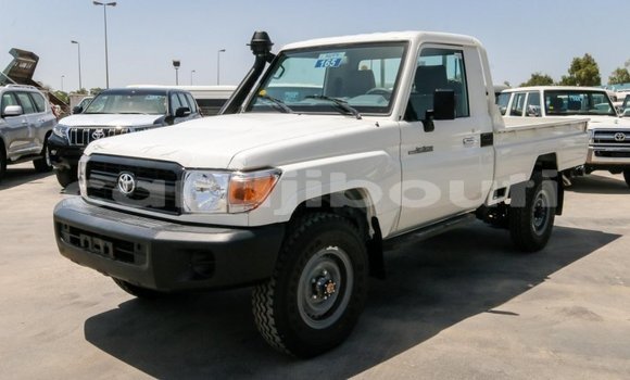 Acheter Neuf Voiture Toyota Land Cruiser Blanc à Alaili Dadda, Obock Acheter Neuf Voiture Toyota Land Cruiser Blanc à Alaili Dadda, Obock
