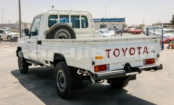 Acheter Neuf Voiture Toyota Land Cruiser Blanc à Alaili Dadda, Obock Acheter Neuf Voiture Toyota Land Cruiser Blanc à Alaili Dadda, Obock
