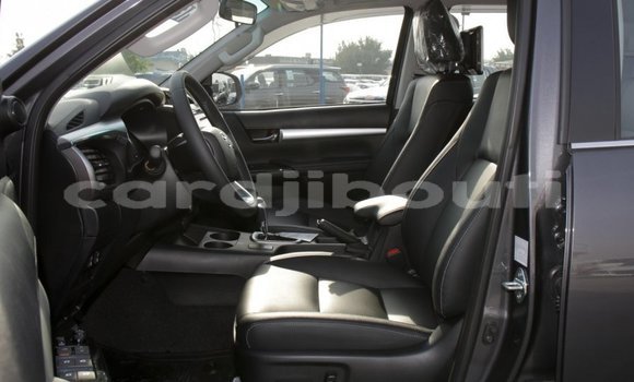 Acheter Neuf Voiture Toyota Hilux Gris à Alaili Dadda, Obock Acheter Neuf Voiture Toyota Hilux Gris à Alaili Dadda, Obock