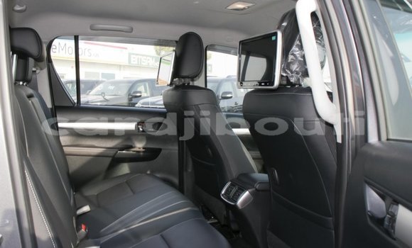 Acheter Neuf Voiture Toyota Hilux Gris à Alaili Dadda, Obock Acheter Neuf Voiture Toyota Hilux Gris à Alaili Dadda, Obock