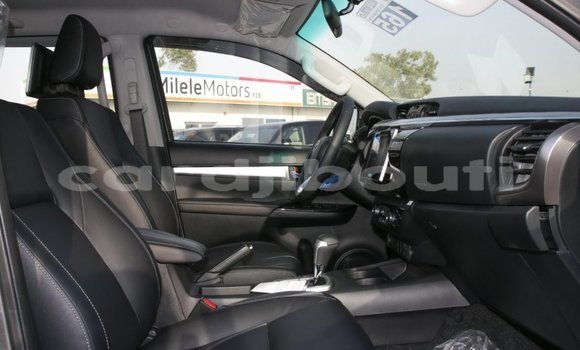 Acheter Neuf Voiture Toyota Hilux Gris à Alaili Dadda, Obock Acheter Neuf Voiture Toyota Hilux Gris à Alaili Dadda, Obock