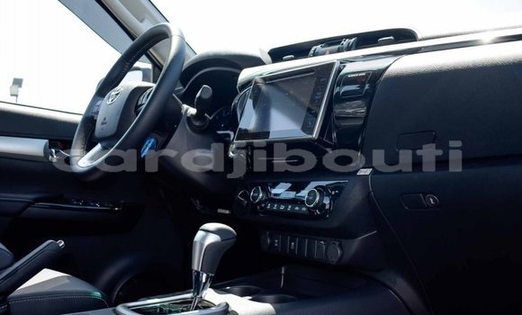 Acheter Neuf Voiture Toyota Hilux Gris à Alaili Dadda, Obock Acheter Neuf Voiture Toyota Hilux Gris à Alaili Dadda, Obock