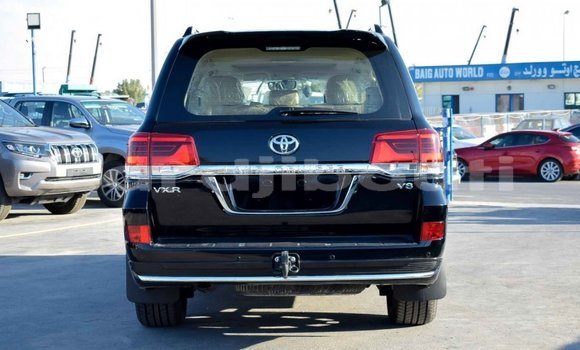 Buy New Toyota Land Cruiser Black Car in Alaili Dadda in Obock Buy New Toyota Land Cruiser Black Car in Alaili Dadda in Obock