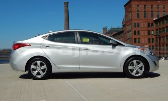 Acheter Occasion Voiture Hyundai Elantra Gris à Djibouti, Djibouti Region Acheter Occasion Voiture Hyundai Elantra Gris à Djibouti, Djibouti Region