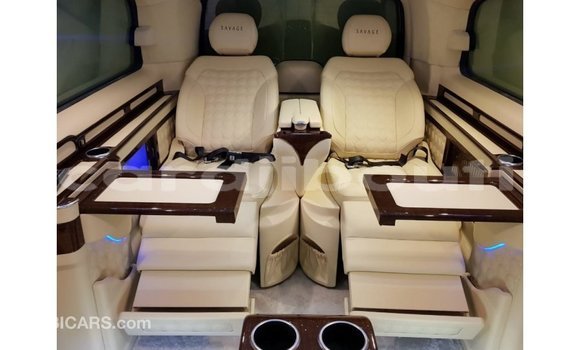 Acheter Import Voiture Mercedes-Benz 250 Noir à Import - Dubai, Ali Sabieh Region Acheter Import Voiture Mercedes-Benz 250 Noir à Import - Dubai, Ali Sabieh Region