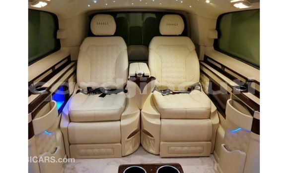 Acheter Import Voiture Mercedes-Benz 250 Noir à Import - Dubai, Ali Sabieh Region Acheter Import Voiture Mercedes-Benz 250 Noir à Import - Dubai, Ali Sabieh Region