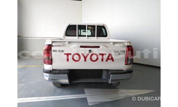 Buy Import Toyota Hilux White Car in Import - Dubai in Ali Sabieh Region Buy Import Toyota Hilux White Car in Import - Dubai in Ali Sabieh Region
