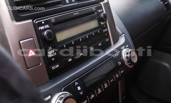 Acheter Import Voiture Toyota Prado Blanc à Import - Dubai, Ali Sabieh Region Acheter Import Voiture Toyota Prado Blanc à Import - Dubai, Ali Sabieh Region