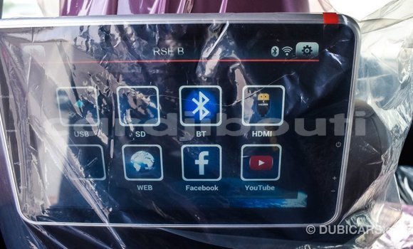 Acheter Import Voiture Toyota Land Cruiser Blanc à Import - Dubai, Ali Sabieh Region Acheter Import Voiture Toyota Land Cruiser Blanc à Import - Dubai, Ali Sabieh Region