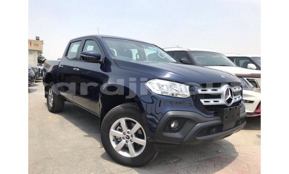 Acheter Import Voiture Mercedes-Benz 250 Bleu à Import - Dubai, Ali Sabieh Region Acheter Import Voiture Mercedes-Benz 250 Bleu à Import - Dubai, Ali Sabieh Region