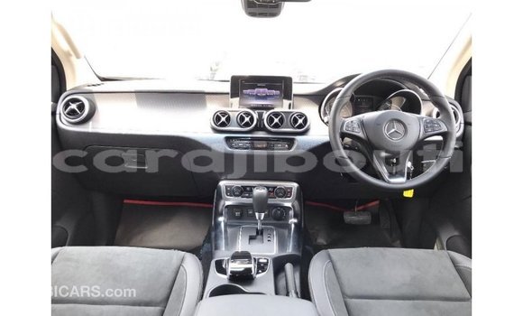 Acheter Import Voiture Mercedes-Benz 250 Bleu à Import - Dubai, Ali Sabieh Region Acheter Import Voiture Mercedes-Benz 250 Bleu à Import - Dubai, Ali Sabieh Region