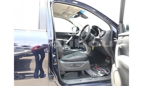 Acheter Import Voiture Mercedes-Benz 250 Bleu à Import - Dubai, Ali Sabieh Region Acheter Import Voiture Mercedes-Benz 250 Bleu à Import - Dubai, Ali Sabieh Region