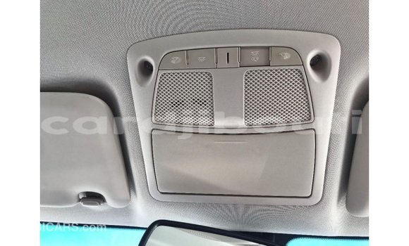 Acheter Import Voiture Mercedes-Benz 250 Bleu à Import - Dubai, Ali Sabieh Region Acheter Import Voiture Mercedes-Benz 250 Bleu à Import - Dubai, Ali Sabieh Region