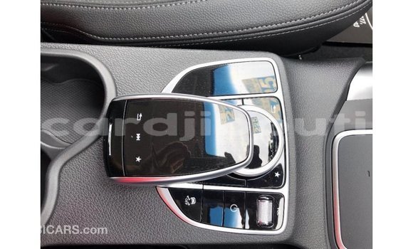 Acheter Import Voiture Mercedes-Benz 250 Bleu à Import - Dubai, Ali Sabieh Region Acheter Import Voiture Mercedes-Benz 250 Bleu à Import - Dubai, Ali Sabieh Region