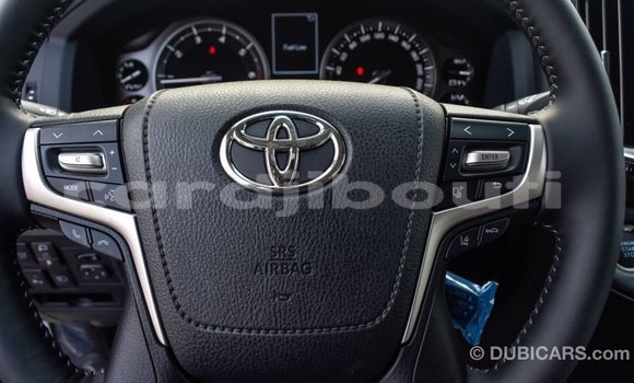 Buy Import Toyota Land Cruiser White Car in Import - Dubai in Ali Sabieh Region Buy Import Toyota Land Cruiser White Car in Import - Dubai in Ali Sabieh Region
