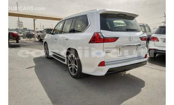 Acheter Import Voiture Lexus LX Blanc à Import - Dubai, Ali Sabieh Region Acheter Import Voiture Lexus LX Blanc à Import - Dubai, Ali Sabieh Region