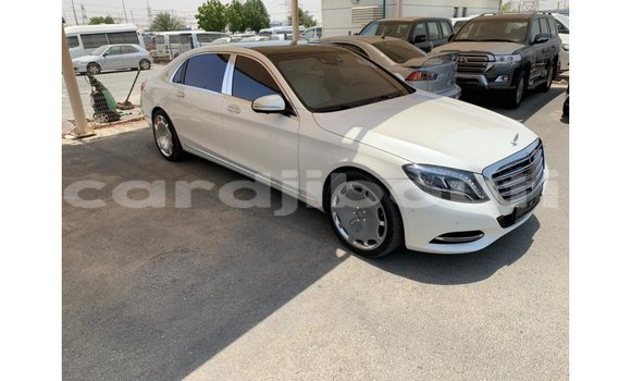 Acheter Import Voiture Mercedes-Benz 190 Blanc à Import - Dubai, Ali Sabieh Region Acheter Import Voiture Mercedes-Benz 190 Blanc à Import - Dubai, Ali Sabieh Region