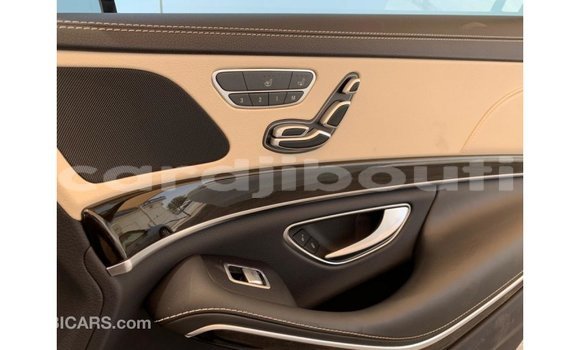 Acheter Import Voiture Mercedes-Benz 190 Blanc à Import - Dubai, Ali Sabieh Region Acheter Import Voiture Mercedes-Benz 190 Blanc à Import - Dubai, Ali Sabieh Region