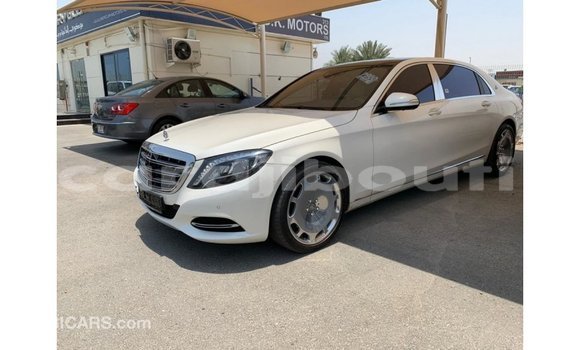 Acheter Import Voiture Mercedes-Benz 190 Blanc à Import - Dubai, Ali Sabieh Region Acheter Import Voiture Mercedes-Benz 190 Blanc à Import - Dubai, Ali Sabieh Region