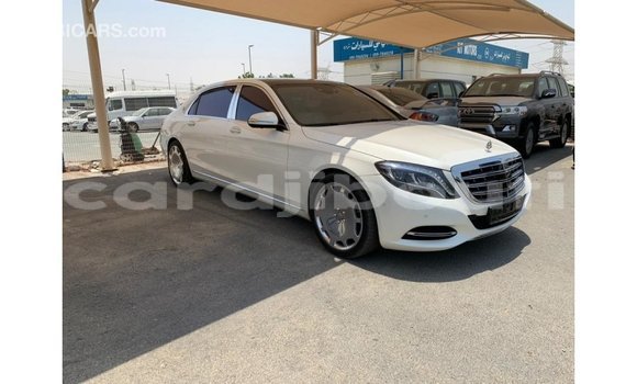 Acheter Import Voiture Mercedes-Benz 190 Blanc à Import - Dubai, Ali Sabieh Region Acheter Import Voiture Mercedes-Benz 190 Blanc à Import - Dubai, Ali Sabieh Region