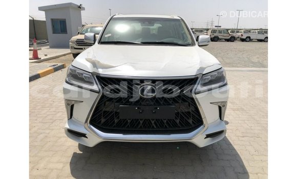 Acheter Import Voiture Lexus LX Blanc à Import - Dubai, Ali Sabieh Region Acheter Import Voiture Lexus LX Blanc à Import - Dubai, Ali Sabieh Region
