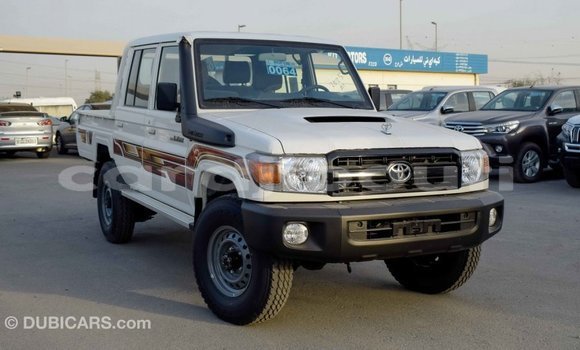 Buy Import Toyota Land Cruiser White Car in Import - Dubai in Ali Sabieh Region Buy Import Toyota Land Cruiser White Car in Import - Dubai in Ali Sabieh Region