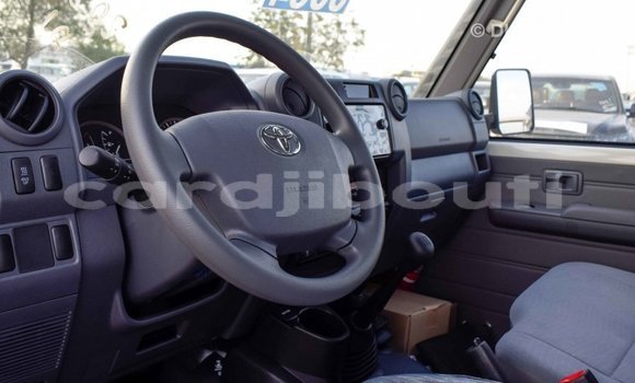 Buy Import Toyota Land Cruiser White Car in Import - Dubai in Ali Sabieh Region Buy Import Toyota Land Cruiser White Car in Import - Dubai in Ali Sabieh Region