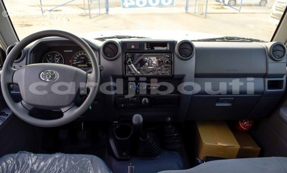 Buy Import Toyota Land Cruiser White Car in Import - Dubai in Ali Sabieh Region Buy Import Toyota Land Cruiser White Car in Import - Dubai in Ali Sabieh Region