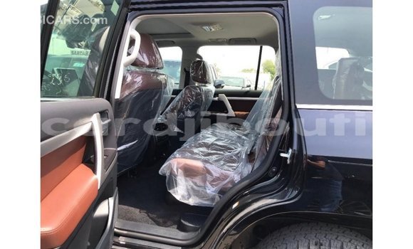 Acheter Import Voiture Toyota Land Cruiser Noir à Import - Dubai, Ali Sabieh Region Acheter Import Voiture Toyota Land Cruiser Noir à Import - Dubai, Ali Sabieh Region