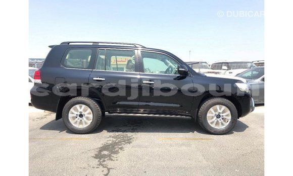 Acheter Import Voiture Toyota Land Cruiser Noir à Import - Dubai, Ali Sabieh Region Acheter Import Voiture Toyota Land Cruiser Noir à Import - Dubai, Ali Sabieh Region
