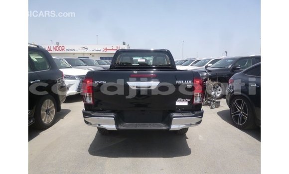 Acheter Import Voiture Toyota Hilux Noir à Import - Dubai, Ali Sabieh Region Acheter Import Voiture Toyota Hilux Noir à Import - Dubai, Ali Sabieh Region