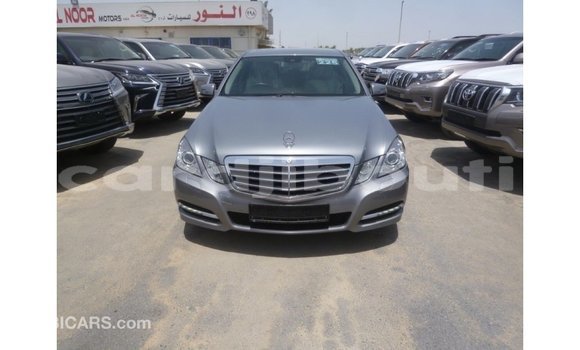 Acheter Import Voiture Mercedes-Benz 250 Autre à Import - Dubai, Ali Sabieh Region Acheter Import Voiture Mercedes-Benz 250 Autre à Import - Dubai, Ali Sabieh Region