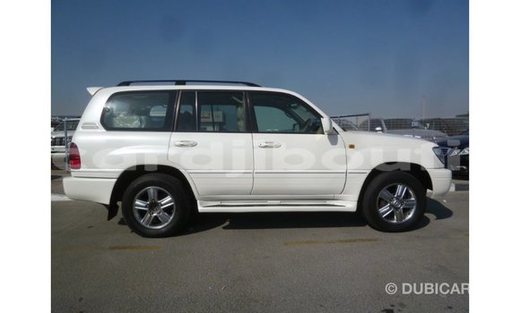 Acheter Import Voiture Toyota Land Cruiser Blanc à Import - Dubai, Ali Sabieh Region Acheter Import Voiture Toyota Land Cruiser Blanc à Import - Dubai, Ali Sabieh Region