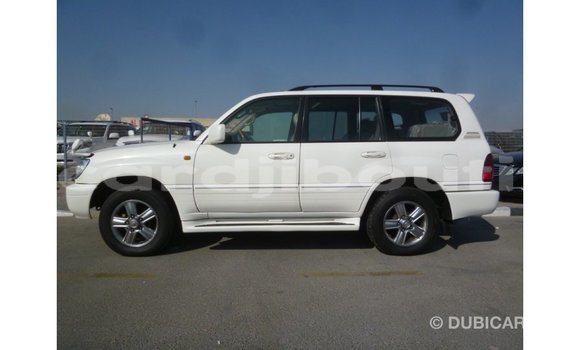 Acheter Import Voiture Toyota Land Cruiser Blanc à Import - Dubai, Ali Sabieh Region Acheter Import Voiture Toyota Land Cruiser Blanc à Import - Dubai, Ali Sabieh Region