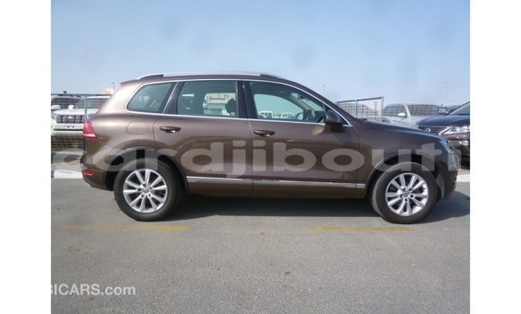 Acheter Import Voiture Volkswagen Touareg Marron à Import - Dubai, Ali Sabieh Region Acheter Import Voiture Volkswagen Touareg Marron à Import - Dubai, Ali Sabieh Region