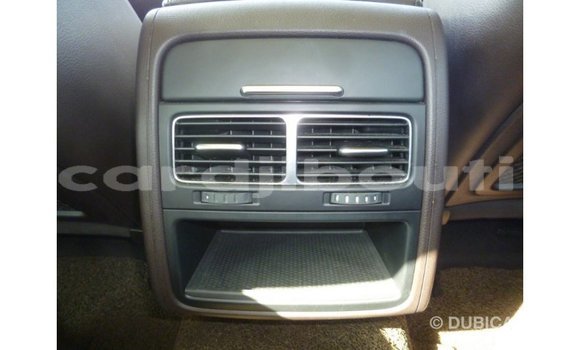 Acheter Import Voiture Volkswagen Touareg Marron à Import - Dubai, Ali Sabieh Region Acheter Import Voiture Volkswagen Touareg Marron à Import - Dubai, Ali Sabieh Region