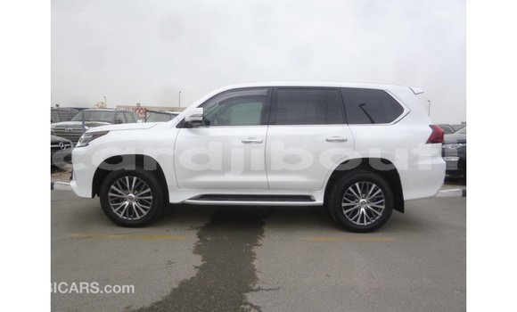 Acheter Import Voiture Lexus LX Blanc à Import - Dubai, Ali Sabieh Region Acheter Import Voiture Lexus LX Blanc à Import - Dubai, Ali Sabieh Region