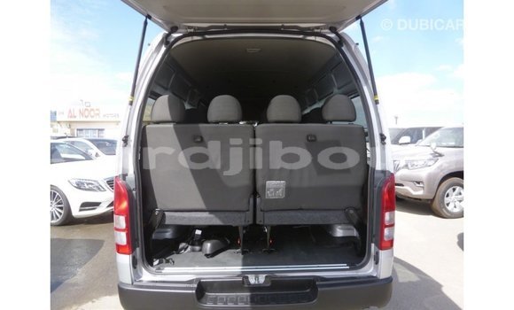 Acheter Import Voiture Toyota Hiace Autre à Import - Dubai, Ali Sabieh Region Acheter Import Voiture Toyota Hiace Autre à Import - Dubai, Ali Sabieh Region