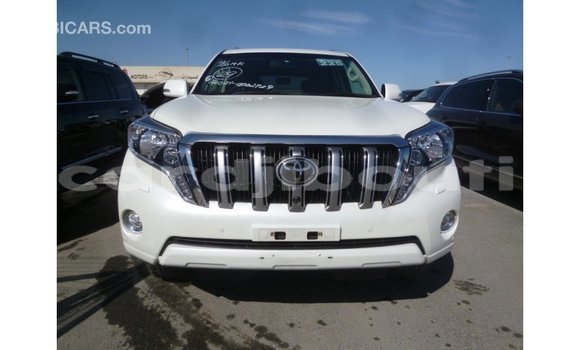 Acheter Import Voiture Toyota Prado Blanc à Import - Dubai, Ali Sabieh Region Acheter Import Voiture Toyota Prado Blanc à Import - Dubai, Ali Sabieh Region