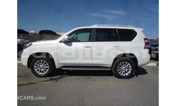 Acheter Import Voiture Toyota Prado Blanc à Import - Dubai, Ali Sabieh Region Acheter Import Voiture Toyota Prado Blanc à Import - Dubai, Ali Sabieh Region