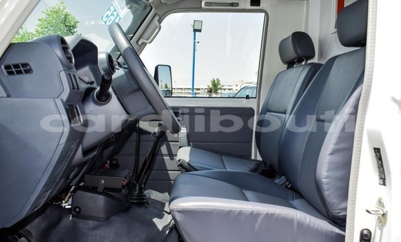 Buy New Toyota Land Cruiser White Car in Alaili Dadda in Obock Buy New Toyota Land Cruiser White Car in Alaili Dadda in Obock