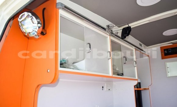 Buy New Toyota Land Cruiser White Car in Alaili Dadda in Obock Buy New Toyota Land Cruiser White Car in Alaili Dadda in Obock