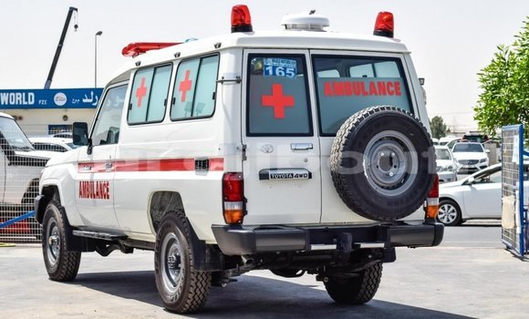 Buy New Toyota Land Cruiser White Car in Alaili Dadda in Obock Buy New Toyota Land Cruiser White Car in Alaili Dadda in Obock