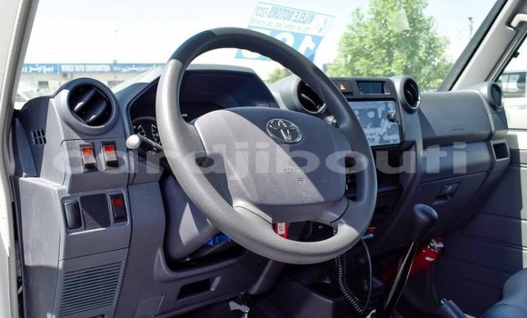 Buy New Toyota Land Cruiser White Car in Alaili Dadda in Obock Buy New Toyota Land Cruiser White Car in Alaili Dadda in Obock