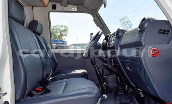 Buy New Toyota Land Cruiser White Car in Alaili Dadda in Obock Buy New Toyota Land Cruiser White Car in Alaili Dadda in Obock