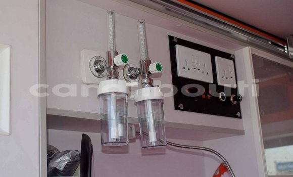 Buy New Toyota Land Cruiser White Car in Alaili Dadda in Obock Buy New Toyota Land Cruiser White Car in Alaili Dadda in Obock