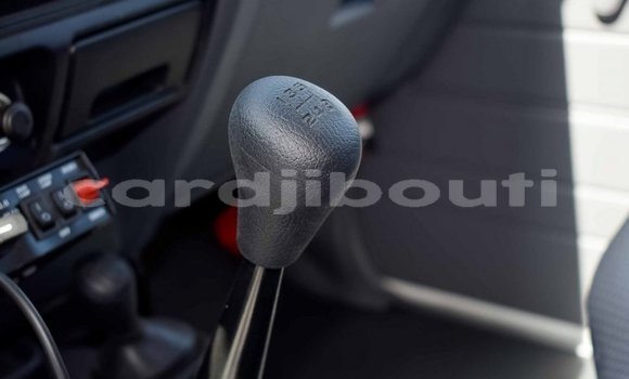 Buy New Toyota Land Cruiser White Car in Alaili Dadda in Obock Buy New Toyota Land Cruiser White Car in Alaili Dadda in Obock