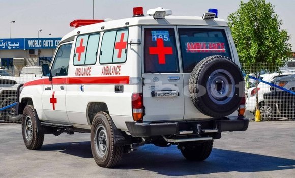 Buy New Toyota Land Cruiser White Car in Alaili Dadda in Obock Buy New Toyota Land Cruiser White Car in Alaili Dadda in Obock