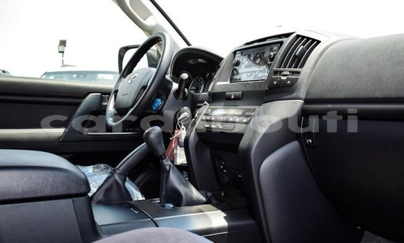 Acheter Neuf Voiture Toyota Land Cruiser Blanc à Alaili Dadda, Obock Acheter Neuf Voiture Toyota Land Cruiser Blanc à Alaili Dadda, Obock