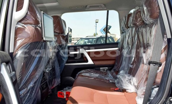 Acheter Neuf Voiture Toyota Land Cruiser Noir à Alaili Dadda, Obock Acheter Neuf Voiture Toyota Land Cruiser Noir à Alaili Dadda, Obock